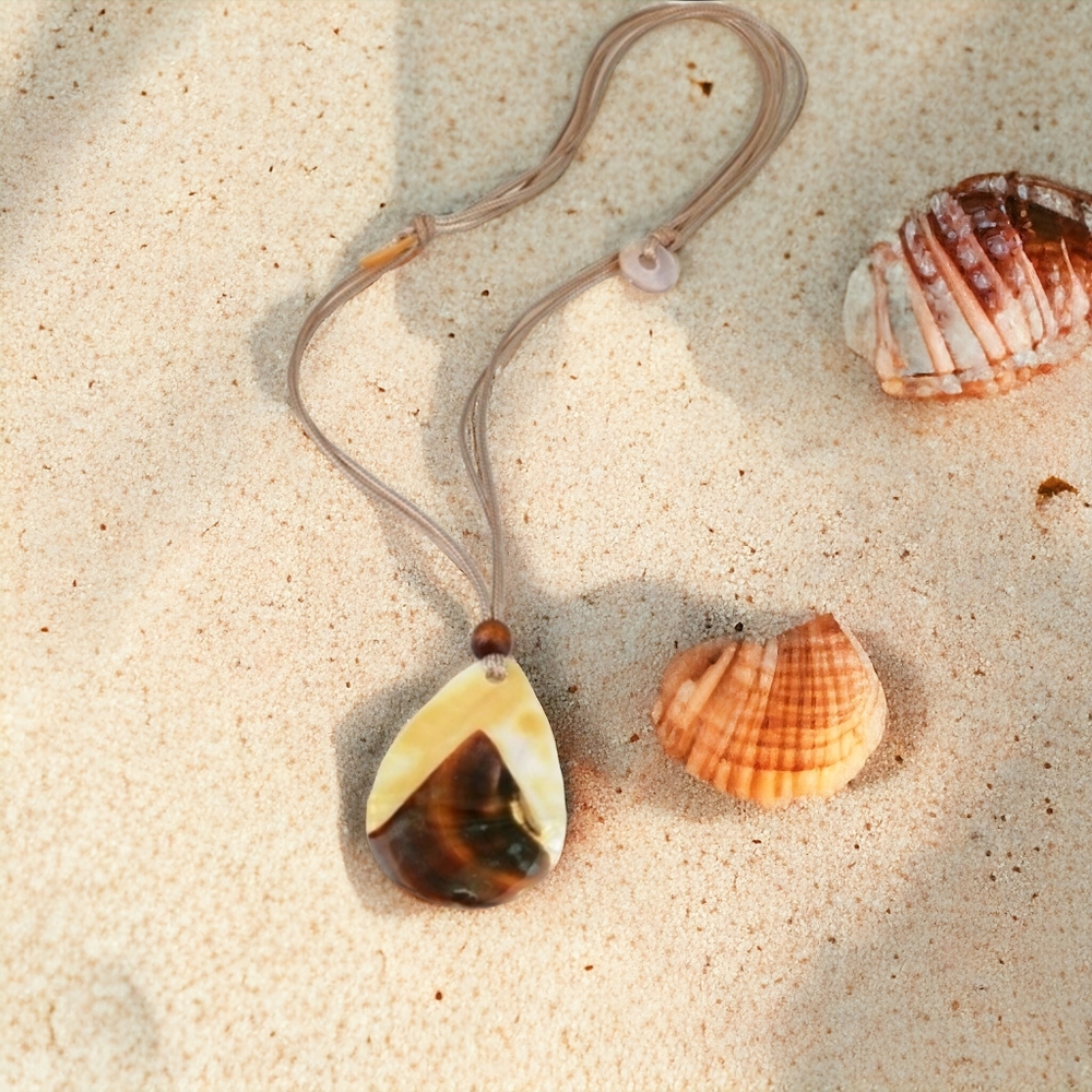 98846 Shell Pendant Necklace